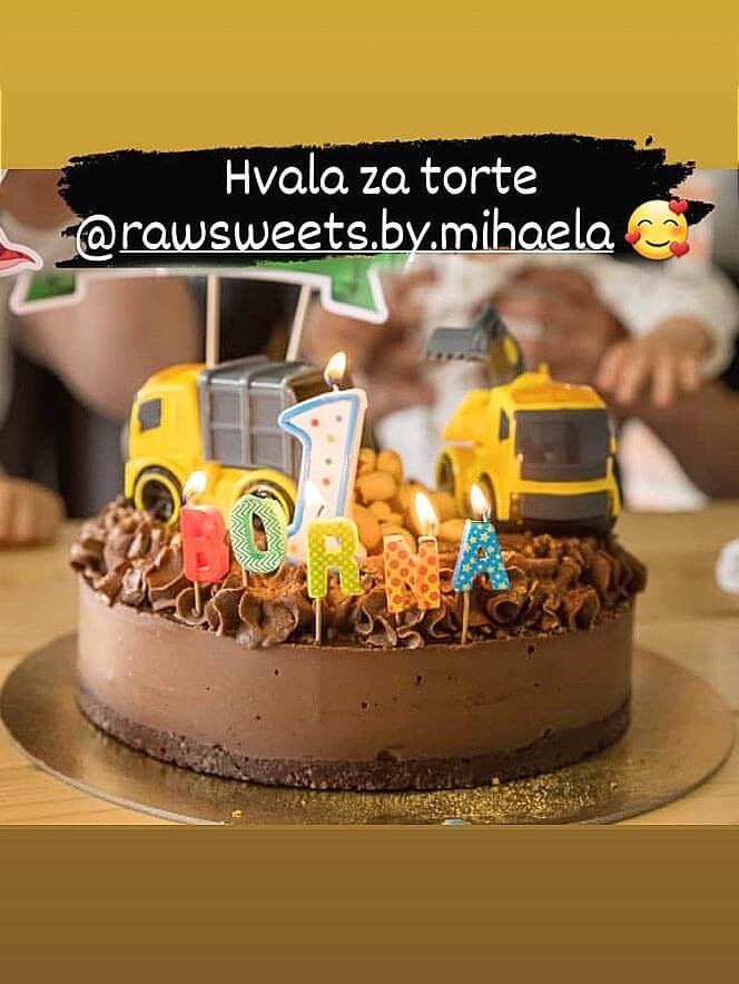 raw-cakes-by-mihaela-brijak-01.jpg